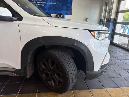Platinum White Pearl 2023 Honda Pilot AWD Elite