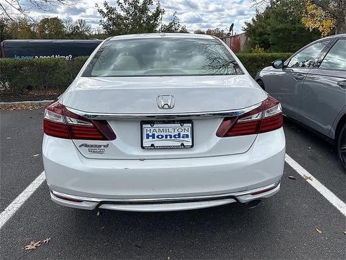 2017 Honda Accord EX-L w/Navigation & Honda Sensing