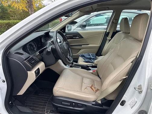 2017 Honda Accord EX-L w/Navigation & Honda Sensing