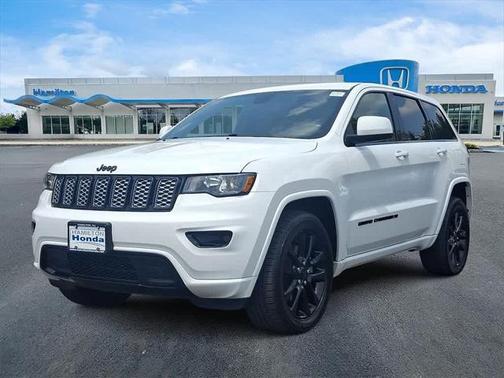 2022 Jeep Grand Cherokee Laredo