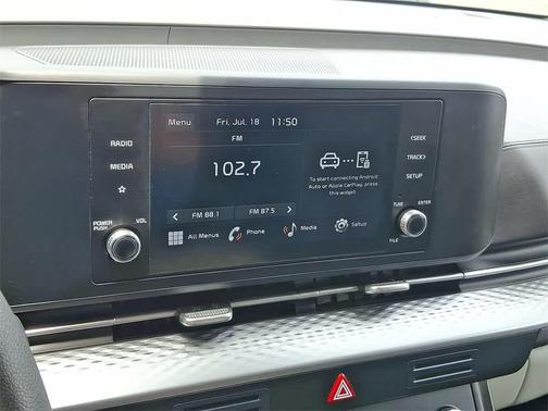 2023 Kia Carnival LX