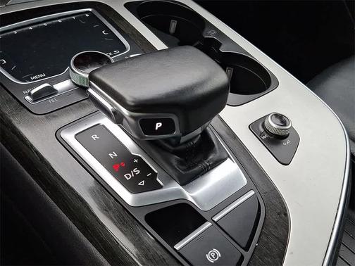 2019 Audi Q7 45 Premium Plus