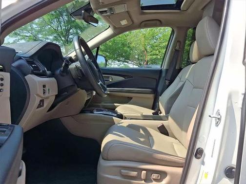 2022 Honda Pilot Touring 8-Passenger
