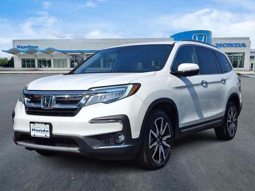 2022 Honda Pilot Touring 8-Passenger