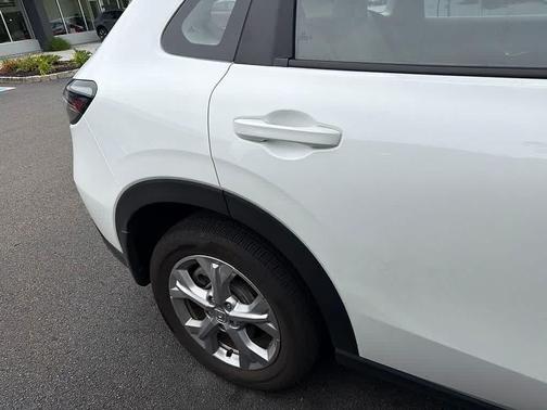Platinum White Pearl 2024 Honda HR-V LX
