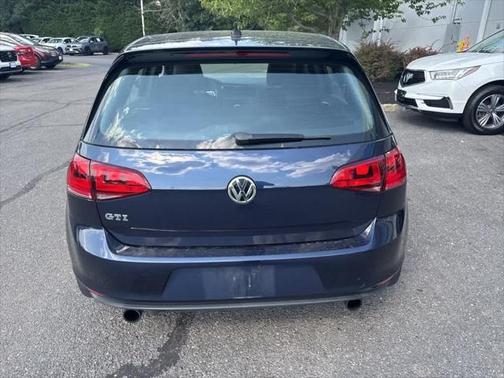 2016 Volkswagen Golf GTI 2.0T SE 4-Door