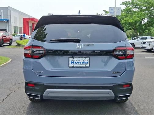 2025 Honda Pilot Touring 8-Passenger