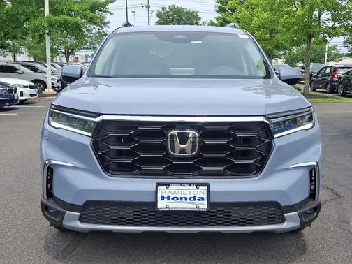 2025 Honda Pilot Touring 8-Passenger