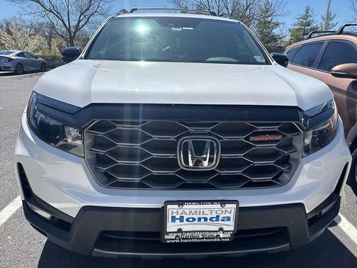 Platinum White Pearl 2023 Honda Passport AWD TrailSport