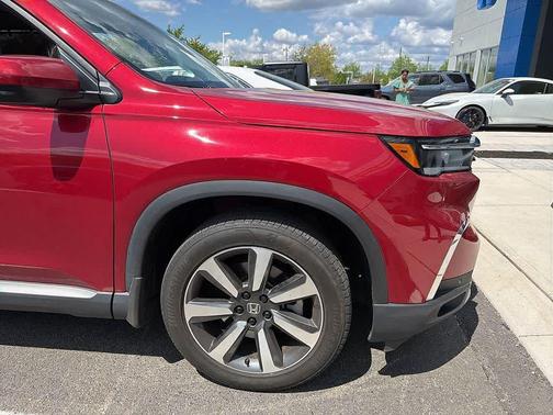 Radiant Red Metallic II 2024 Honda Pilot Touring 8-Passenger