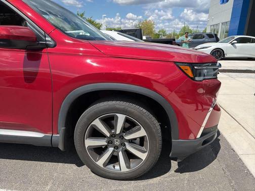 Radiant Red Metallic II 2024 Honda Pilot Touring 8-Passenger