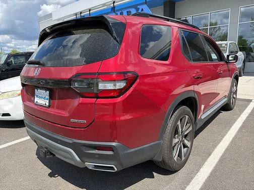 Radiant Red Metallic II 2024 Honda Pilot Touring 8-Passenger