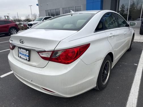2011 Hyundai SONATA GLS