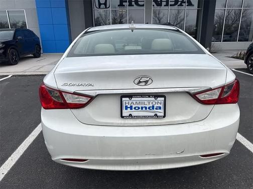 2011 Hyundai SONATA GLS