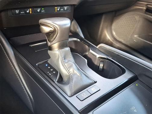 2023 Lexus ES 300h Base