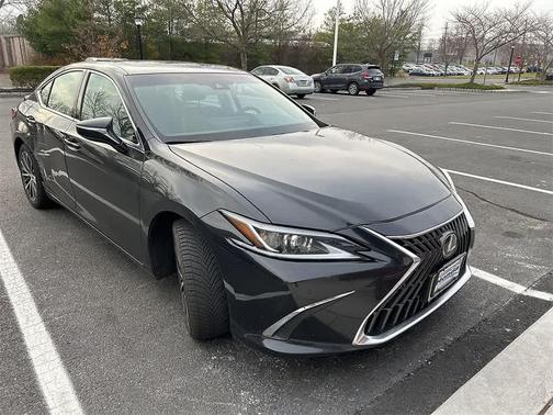 2023 Lexus ES 300h Base