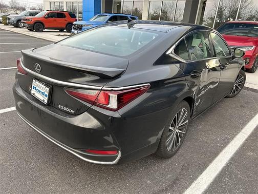 2023 Lexus ES 300h Base