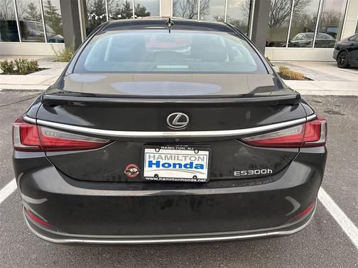 2023 Lexus ES 300h Base