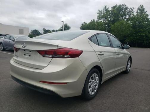 2018 Hyundai ELANTRA SE