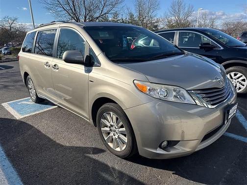 2016 Toyota Sienna XLE