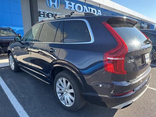 2016 Volvo XC90 T6 Momentum