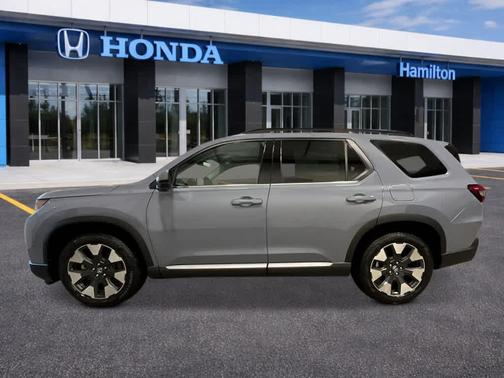 Sonic Gray Pearl 2026 Honda Pilot Touring 8-Passenger