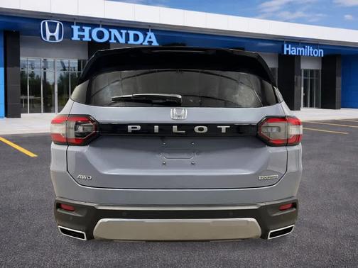 Sonic Gray Pearl 2026 Honda Pilot Touring 8-Passenger