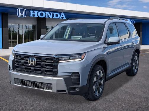 Sonic Gray Pearl 2026 Honda Pilot Touring 8-Passenger