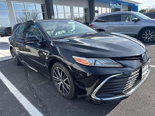 2021 Toyota Camry Hybrid XLE
