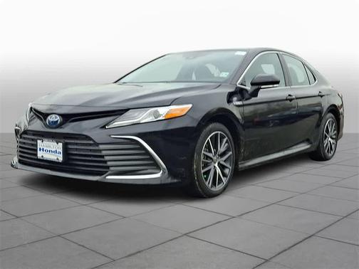 2021 Toyota Camry Hybrid XLE