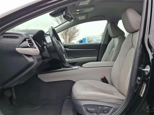 2021 Toyota Camry Hybrid XLE