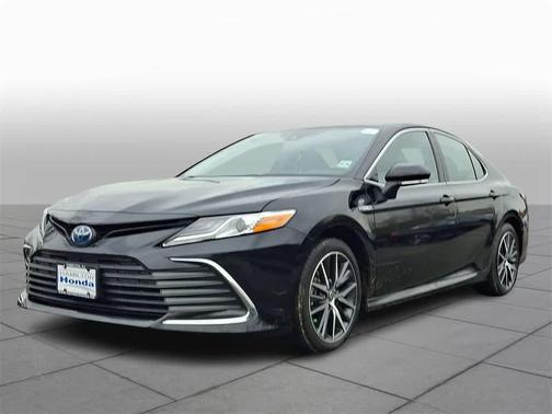 2021 Toyota Camry Hybrid XLE
