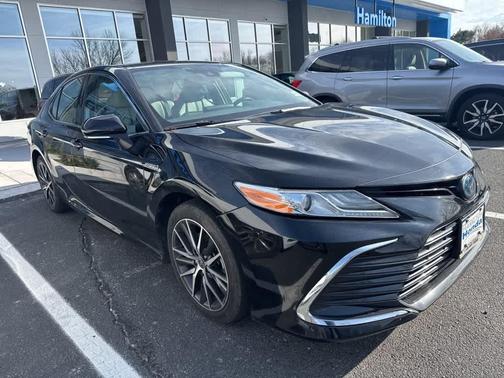 2021 Toyota Camry Hybrid XLE