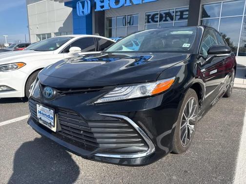 2021 Toyota Camry Hybrid XLE