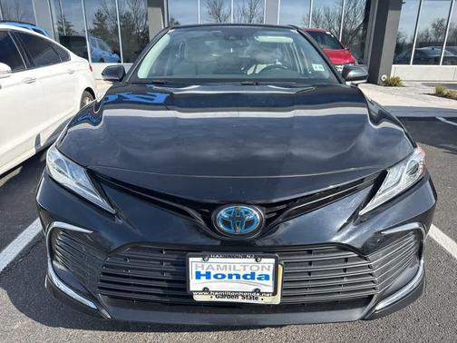 2021 Toyota Camry Hybrid XLE