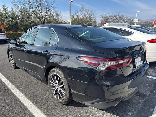2021 Toyota Camry Hybrid XLE