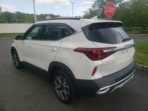 2022 Kia Seltos EX