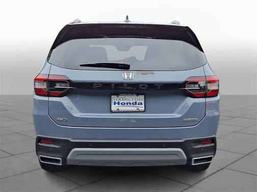 2025 Honda Pilot Touring 8-Passenger