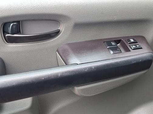 2016 Nissan NV Passenger NV3500 HD S V8