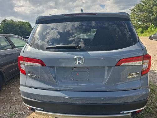 2022 Honda Pilot Touring 8-Passenger