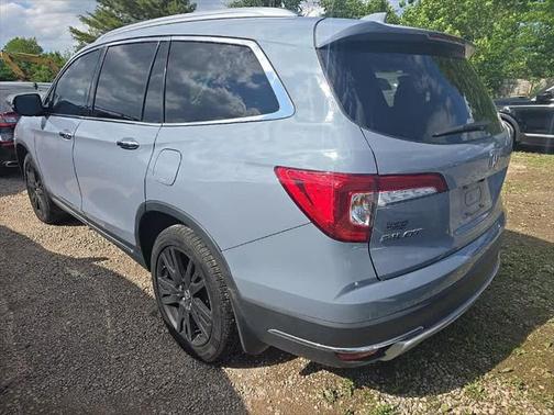 2022 Honda Pilot Touring 8-Passenger