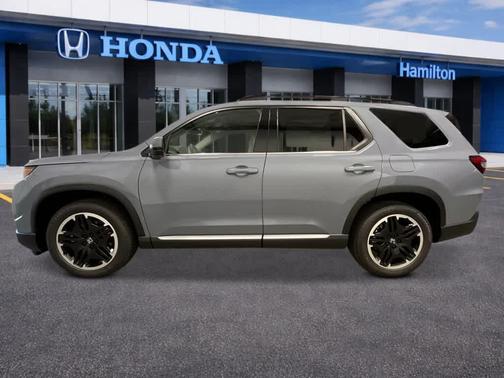 Sonic Gray Pearl 2026 Honda Pilot Touring 8-Passenger