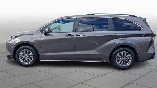2024 Toyota Sienna LE