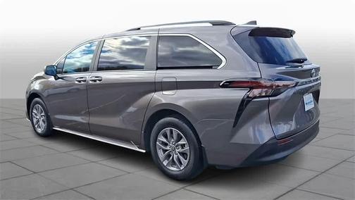 2024 Toyota Sienna LE