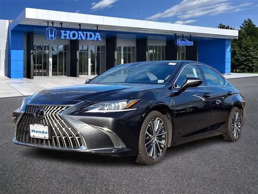 2023 Lexus ES 300h Base