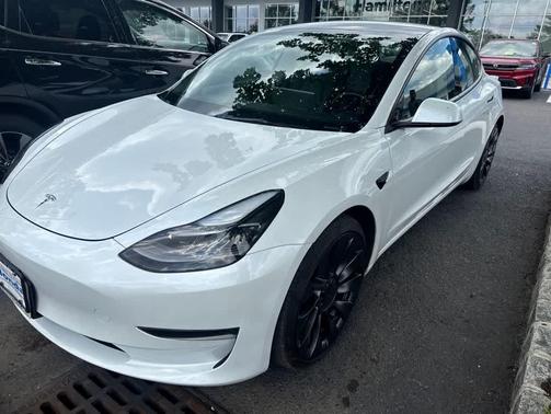 Pearl White Multi-Coat 2023 Tesla Model 3 Performance