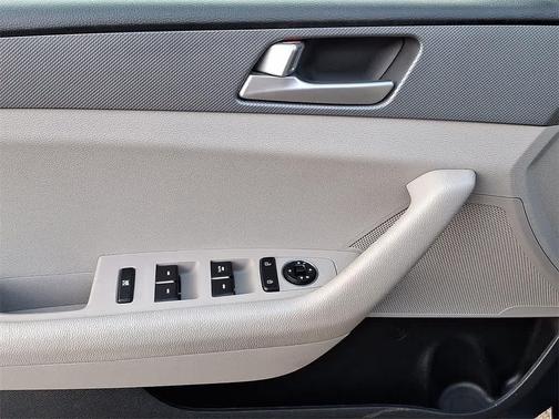 2017 Hyundai SONATA Base
