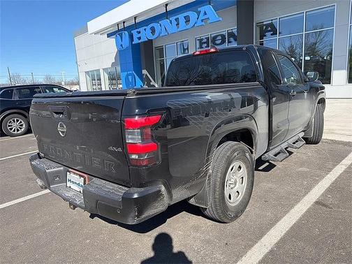 2022 Nissan Frontier S