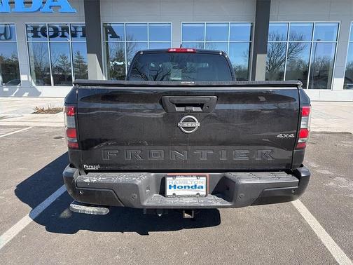 2022 Nissan Frontier S