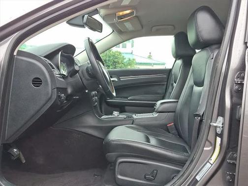 2017 Chrysler 300 Limited